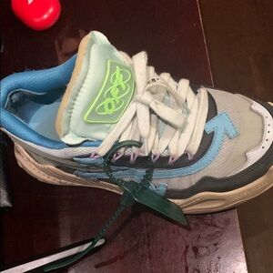 OFF-WHITE DESIGNER SIZE:38 Condition is Good. Authentic Box is available.